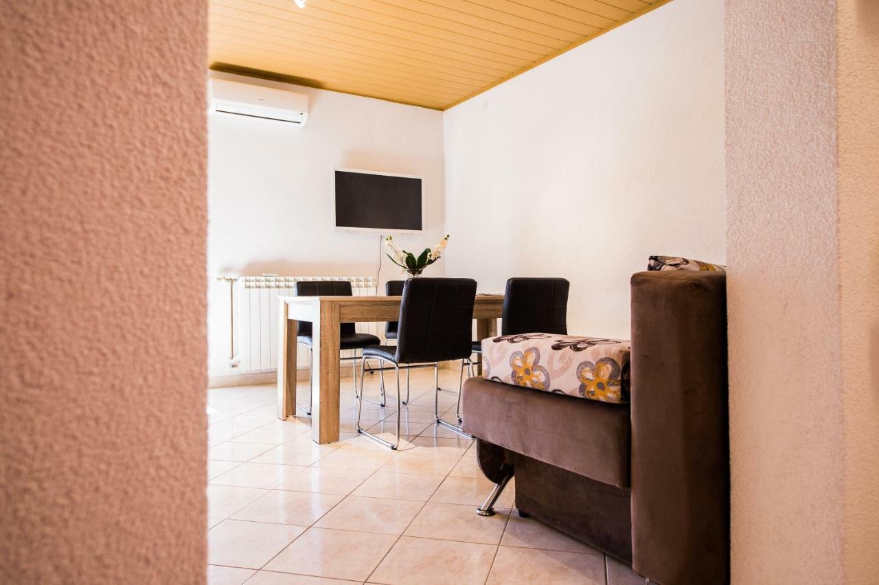 Apartmani Mila Podstrana Exteriör bild